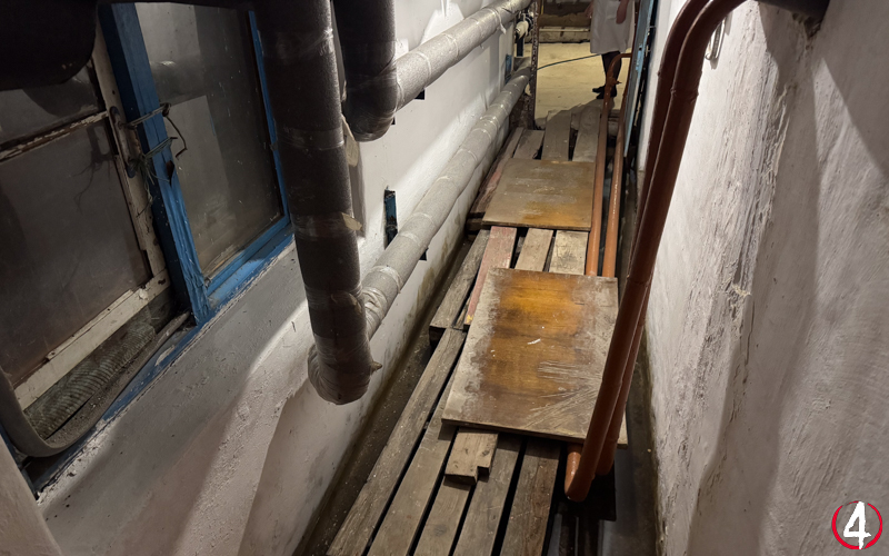 Підвал, в якому 8 років тому зробили гідроізоляцію. Фото «Четвертої влади» (Анастасія Савлюк). Гортайте пальцем чи мишкою