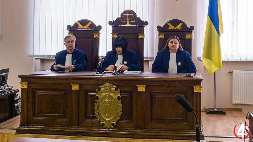 Судді Ігор Ваврів, Людмила Галіян, Ірина Тиха