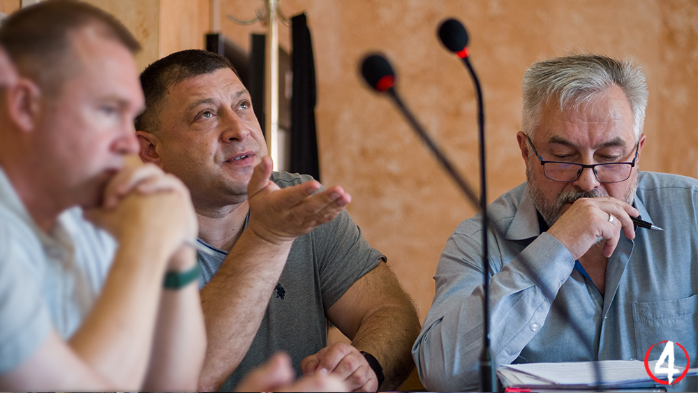 Олександр Чорнобривий та обвинувачений Микола Собчук
