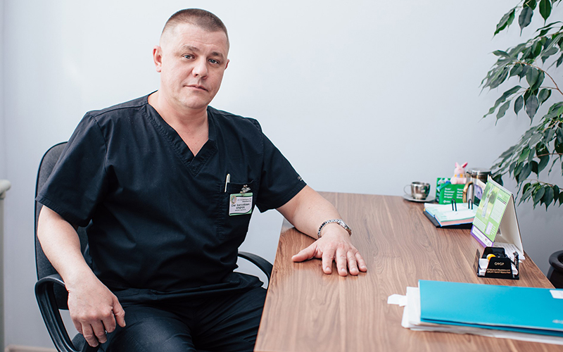 Завідувач операційного блоку з лікарняним банком крові Олег Кравчук