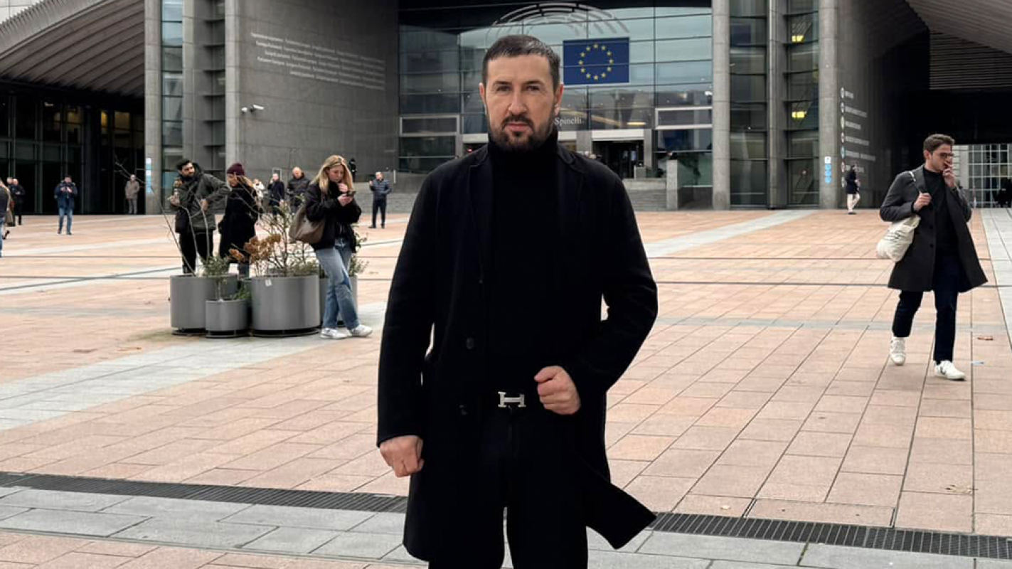 Керівник та власник фірми ТОВ «Транс логістик Закарпаття» Андрій Хрипта. На цьому підприємстві працює логістом та має бронювання  Олександр Третяк. Фото з фейсбук-сторінки Андрія Хрипти