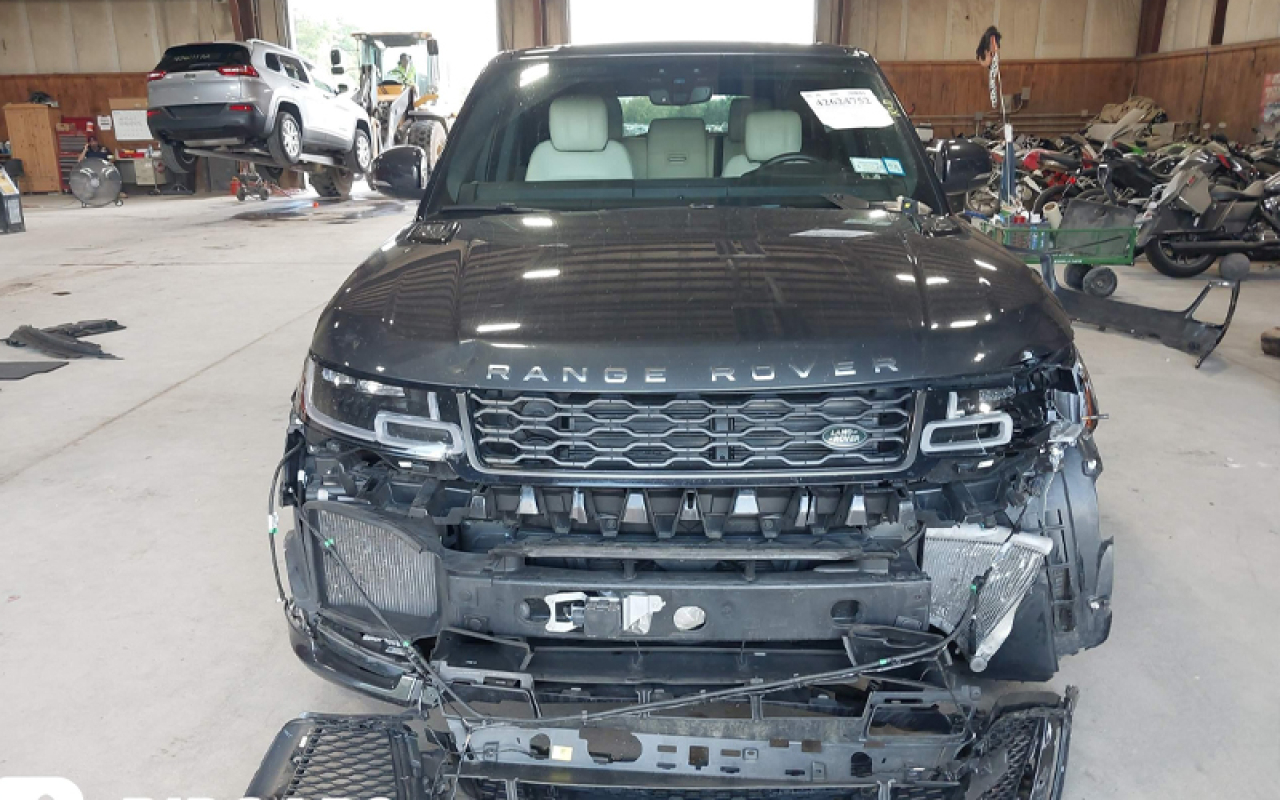 «Range Rover Sport», який за VIN-кодом збігається з тим, яким нині користується Сергій Марчук. Його придбали в липні 2025 року на аукціоні в США. Фото з сайту bid.cars