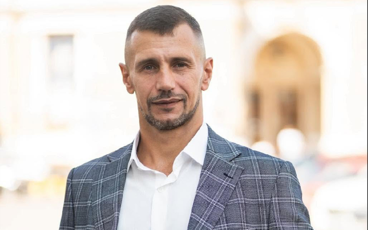Ріелтор Володимир Зуєв — єдиний зі встановлених нами чоловіків з АН «Рівненська оселя», який проходив службу під час повномасштабного вторгнення. Фото з фейсбук-сторінки Зуєва